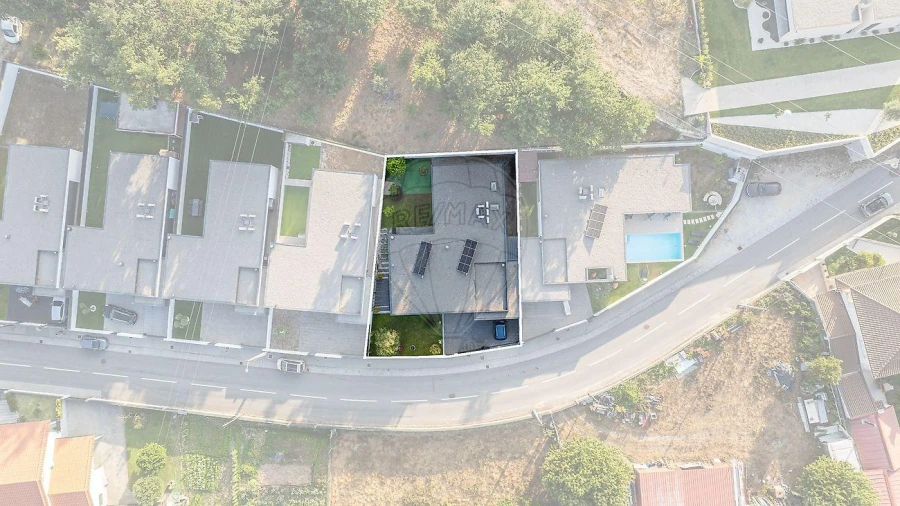 Moradia T3 para Venda em Campos e Louredo Foto 6