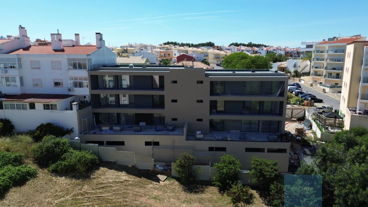Apartamento T2 para Venda em Portimão Foto 3