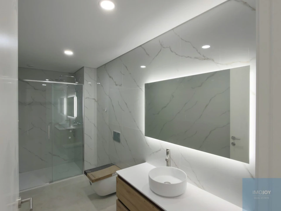 Apartamento T2 para Venda em Portimão Foto 6