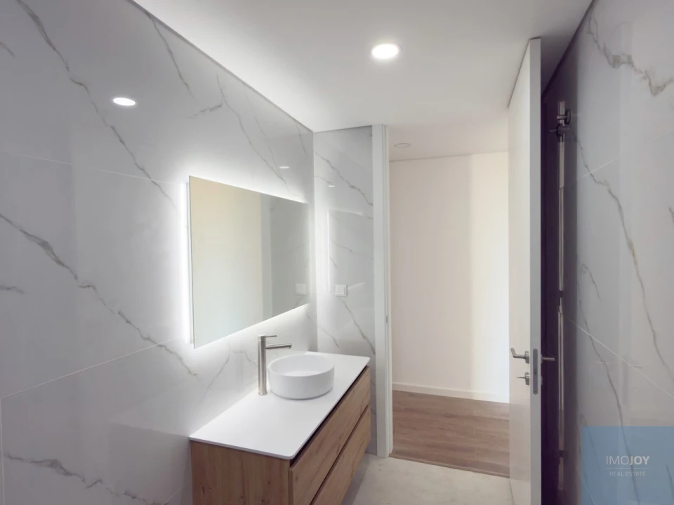 Apartamento T2 para Venda em Portimão Foto 7