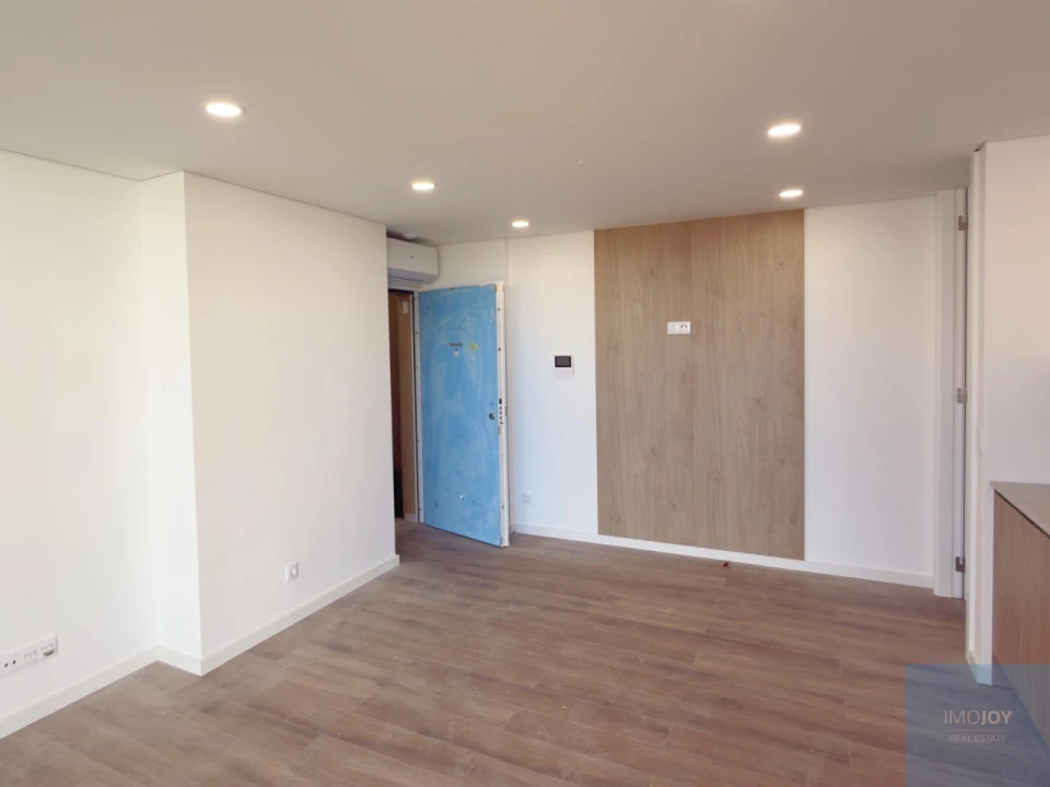 Apartamento T2 para Venda em Portimão Foto 2