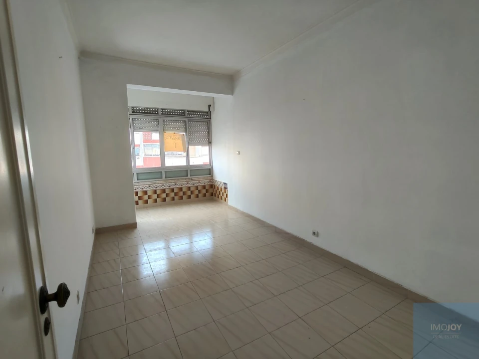 Apartamento T2 para Venda em Ramada e Caneças Foto 2