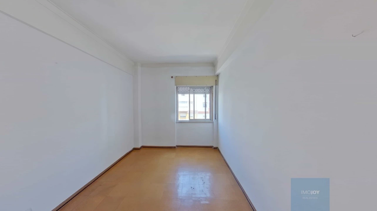 Apartamento T2 para Venda em Ramada e Caneças Foto 11