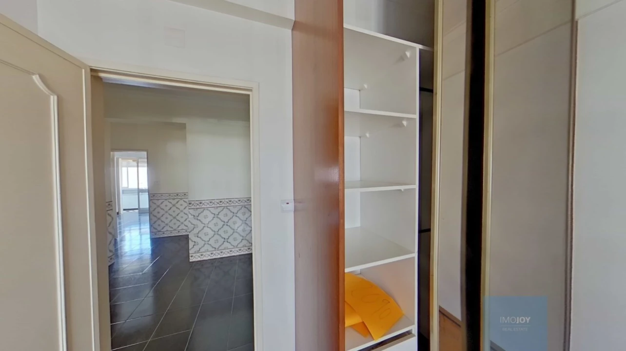 Apartamento T2 para Venda em Ramada e Caneças Foto 15