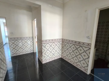 Apartamento T2 para Venda em Ramada e Caneças