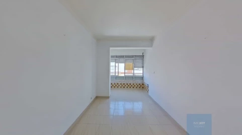 Apartamento T2 para Venda em Ramada e Caneças