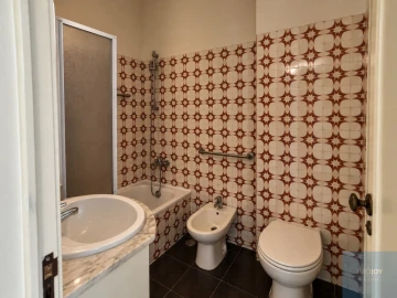 Apartamento T2 para Venda em Ramada e Caneças