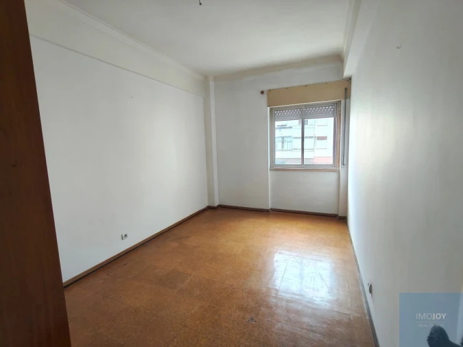 Apartamento T2 para Venda em Ramada e Caneças Foto 13