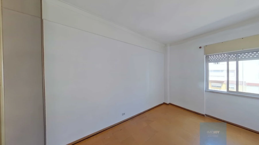 Apartamento T2 para Venda em Ramada e Caneças Foto 12