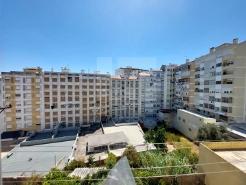 Prédio para Venda em Benfica