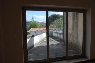 Negócio para Venda em Gandra e Taião