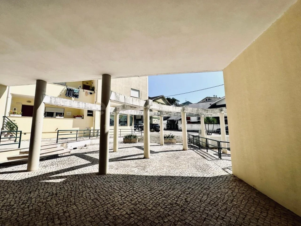 Apartamento T4 para Venda em Sé Nova, Santa Cruz, Almedina e São Bartolomeu Foto 2