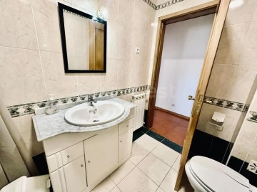 Apartamento T4 para Venda em Sé Nova, Santa Cruz, Almedina e São Bartolomeu