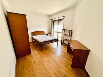 Apartamento T4 para Venda em Sé Nova, Santa Cruz, Almedina e São Bartolomeu