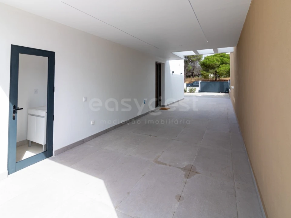 Moradia T3 para Venda em Quarteira Foto 37