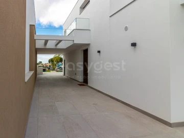 Moradia T3 para Venda em Quarteira