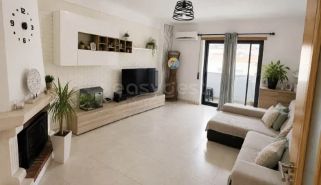 Apartamento T2 para Venda em Santa Maria do Castelo e Santiago e Santa Susana