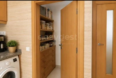 Apartamento T2 para Venda em Santa Maria do Castelo e Santiago e Santa Susana