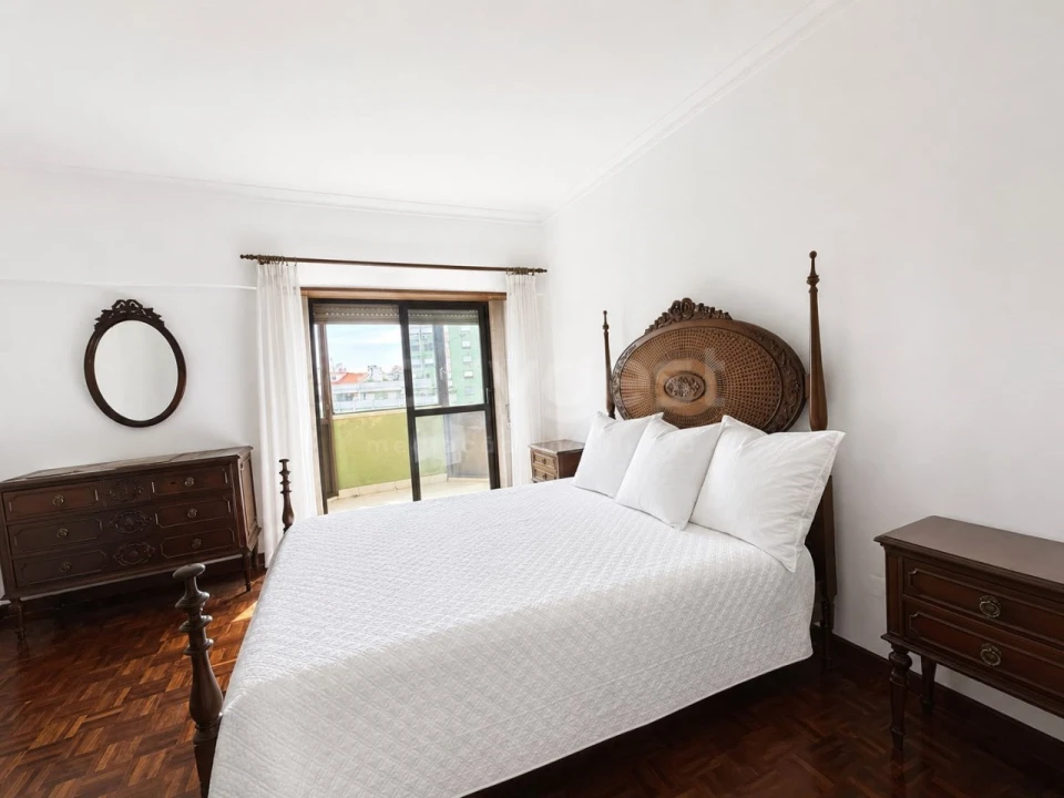 Apartamento T2 para Venda em São Domingos de Benfica Foto 4