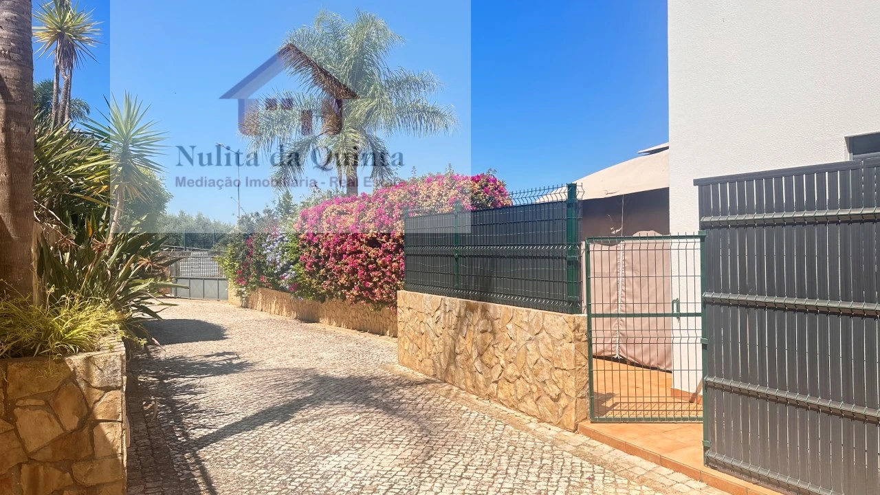 Moradia T3 para Venda em Guia Foto 4