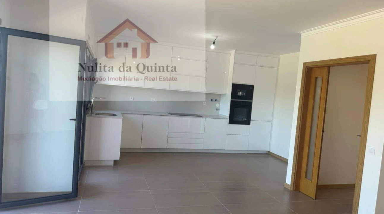 Moradia T3 para Venda em Guia Foto 15