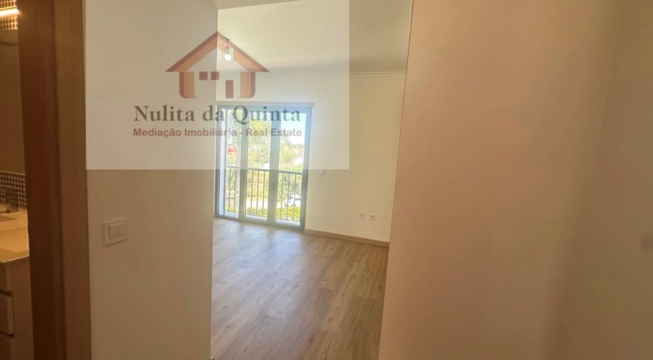 Moradia T3 para Venda em Guia Foto 18