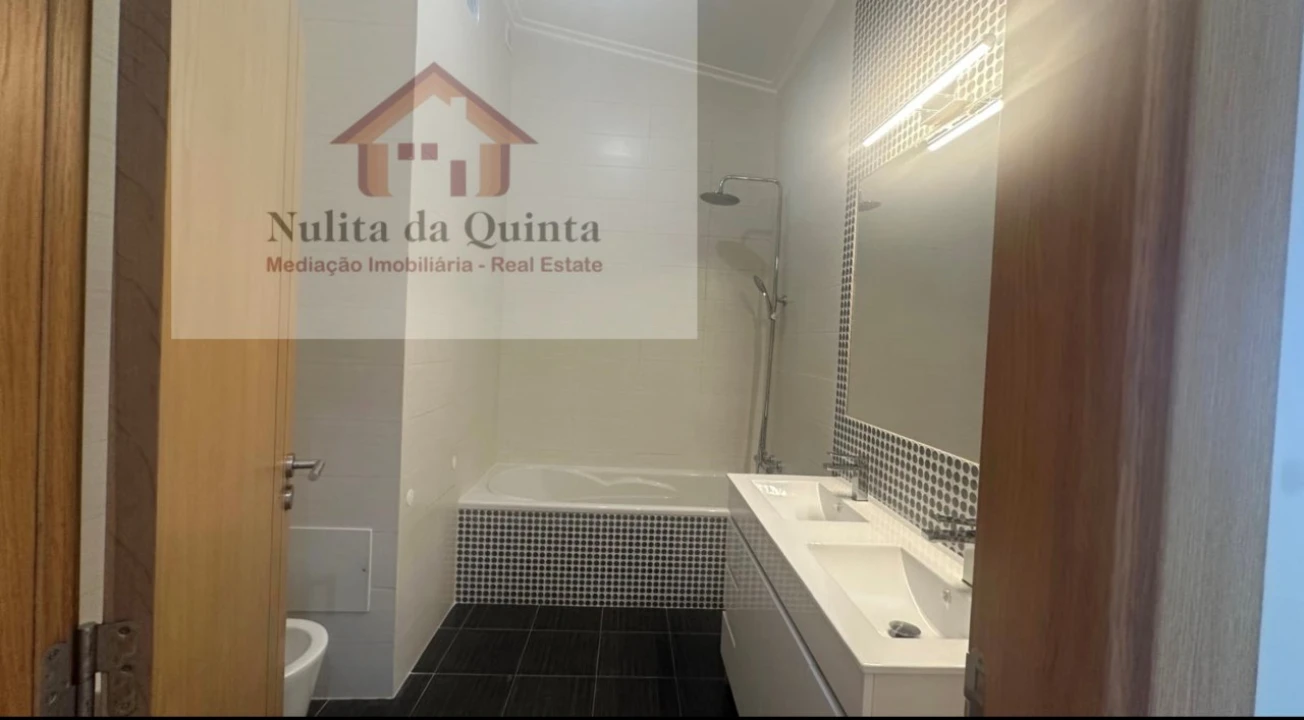 Moradia T3 para Venda em Guia Foto 21