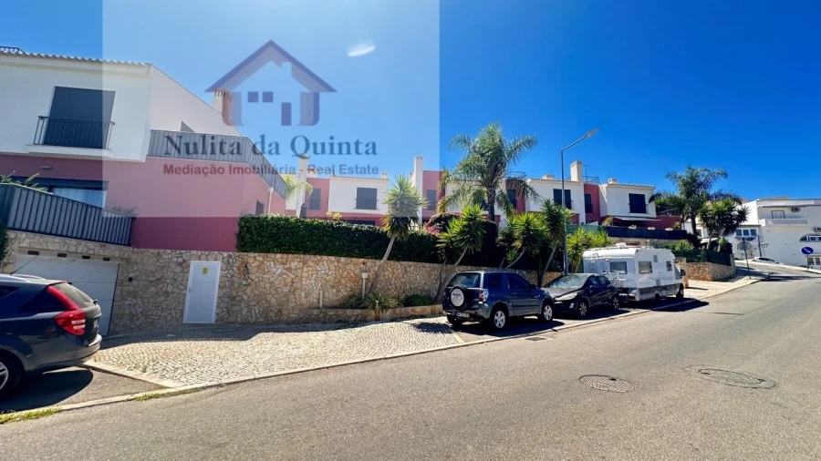 Moradia T3 para Venda em Guia Foto 3