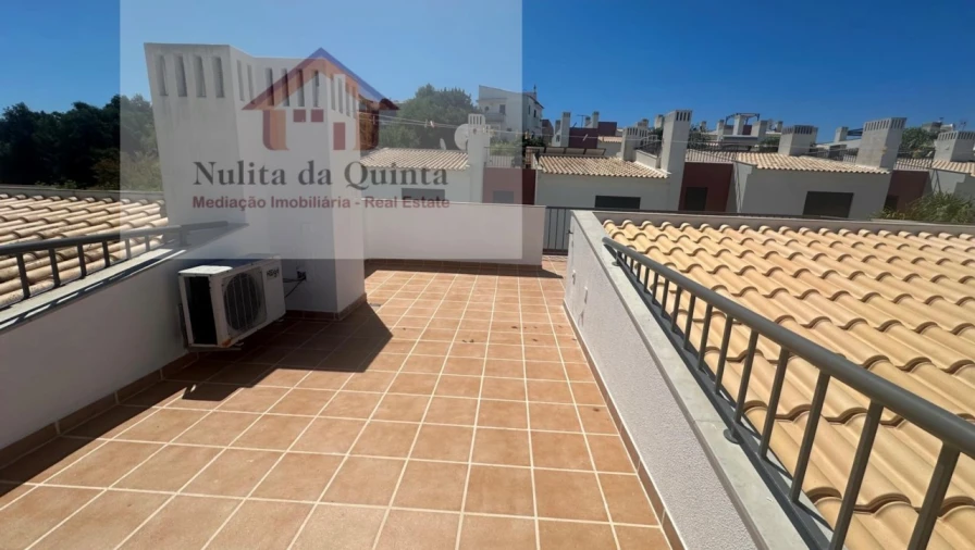Moradia T3 para Venda em Guia Foto 7