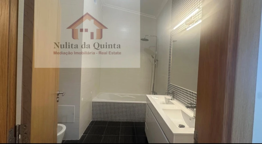 Moradia T3 para Venda em Guia Foto 21