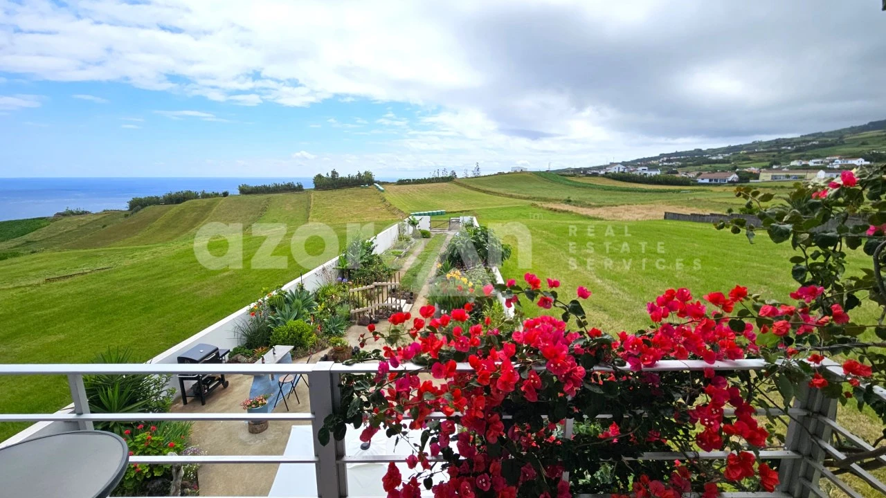 Moradia T2 para Venda em Lomba da Fazenda Foto 2