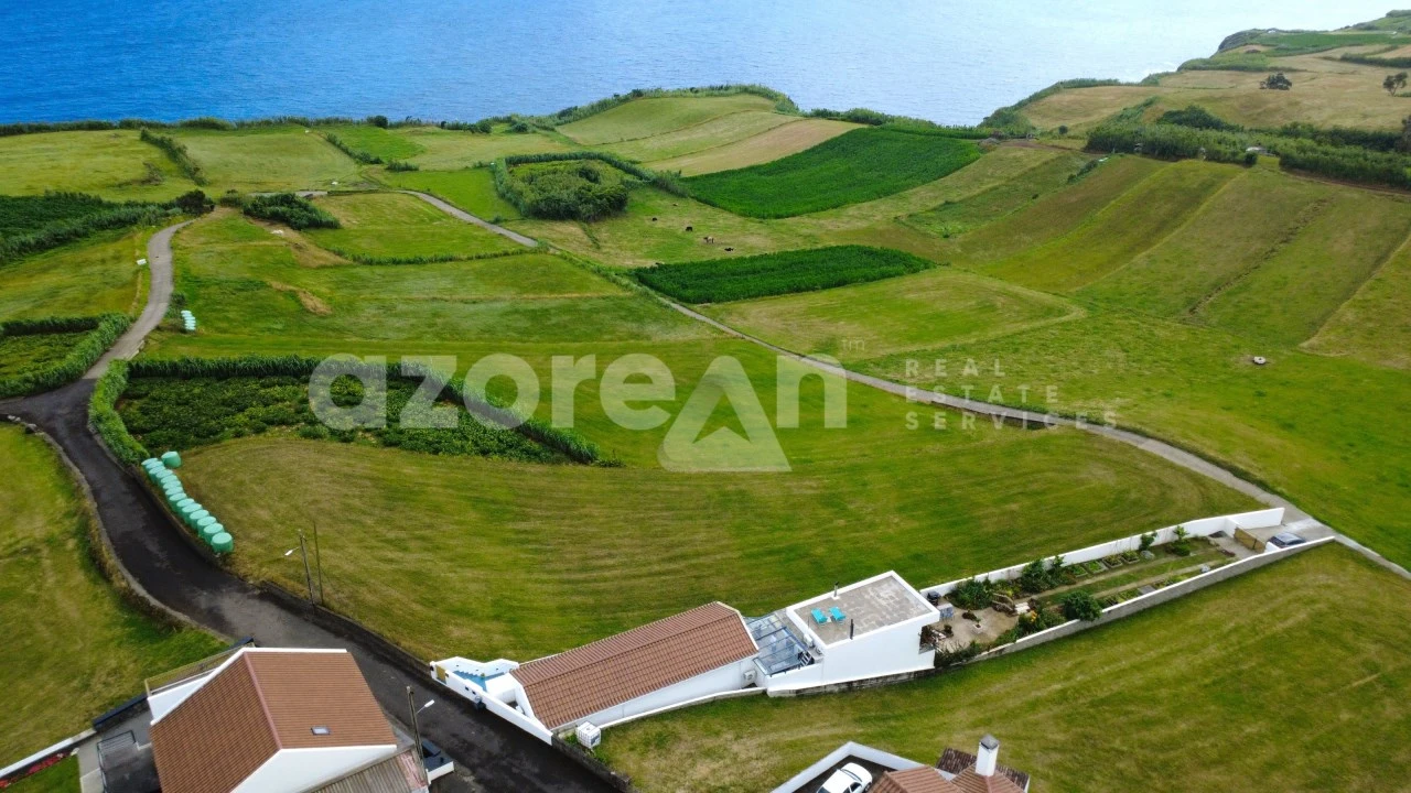 Moradia T3 para Venda em Lomba da Fazenda Foto 2