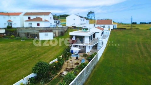 Moradia T2 para Venda em Lomba da Fazenda