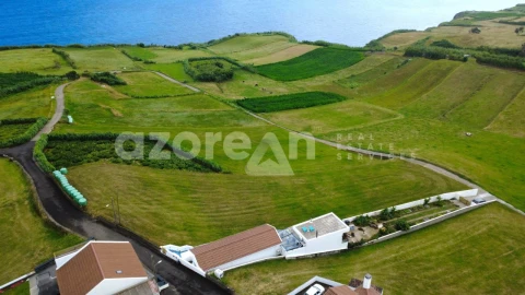 Moradia T3 para Venda em Lomba da Fazenda