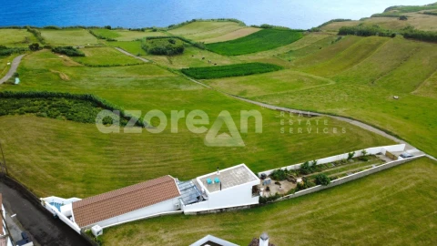 Moradia T3 para Venda em Lomba da Fazenda