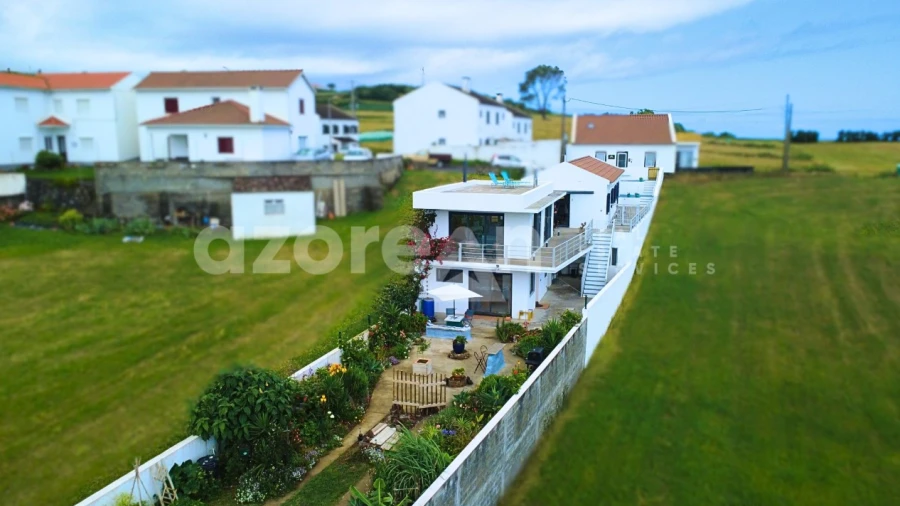 Moradia T3 para Venda em Lomba da Fazenda