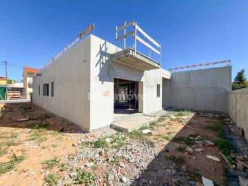 Moradia T3 para Venda em Nossa Sra de Fatima