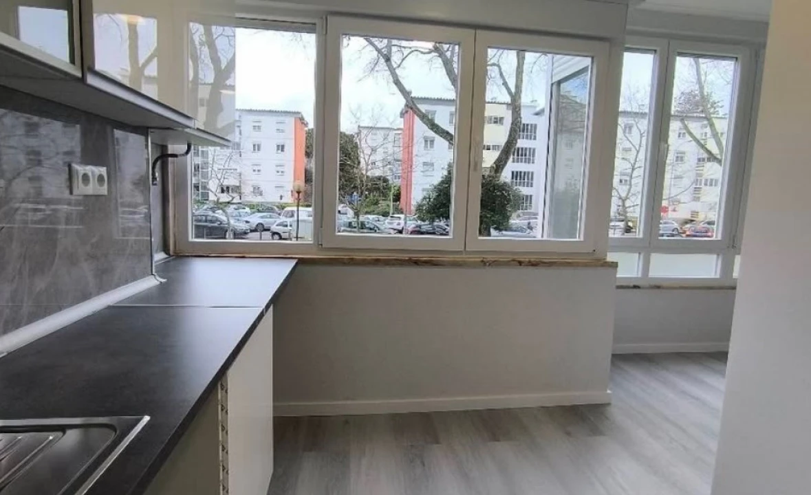 Apartamento T2 para Venda em Oeiras e São Julião da Barra, Paço de Arcos e Caxias Foto 3