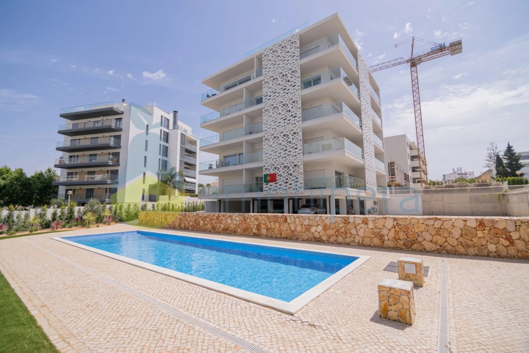 Apartamento T2 para Venda em Portimão Foto 2