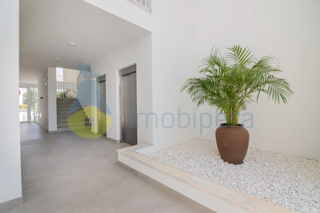 Apartamento T2 para Venda em Portimão Foto 6