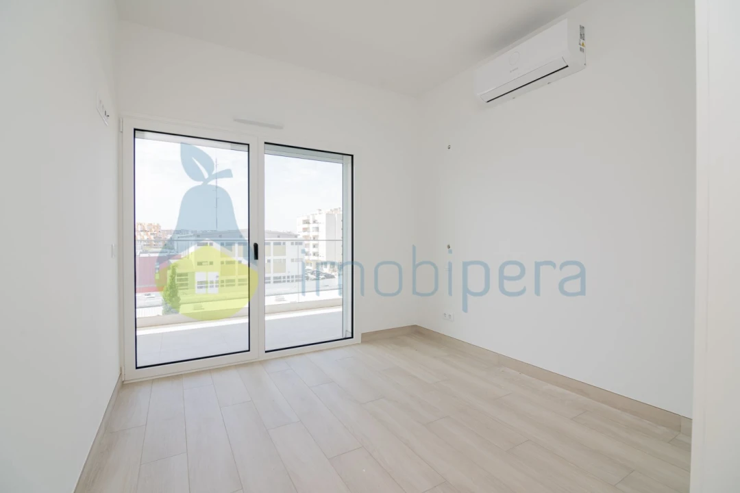 Apartamento T2 para Venda em Portimão Foto 22