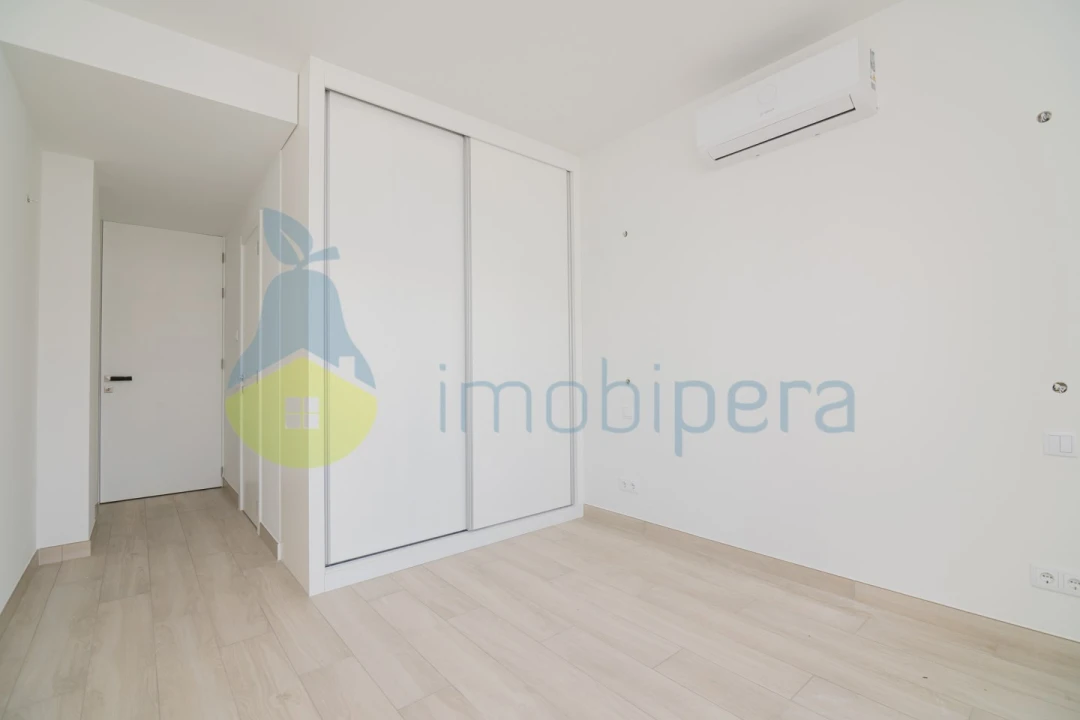 Apartamento T2 para Venda em Portimão Foto 24