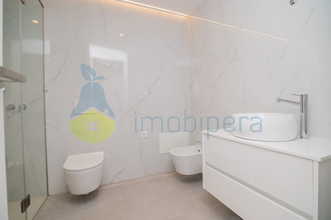 Apartamento T2 para Venda em Portimão Foto 28