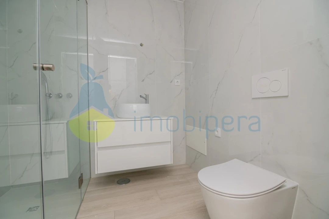 Apartamento T2 para Venda em Portimão Foto 30
