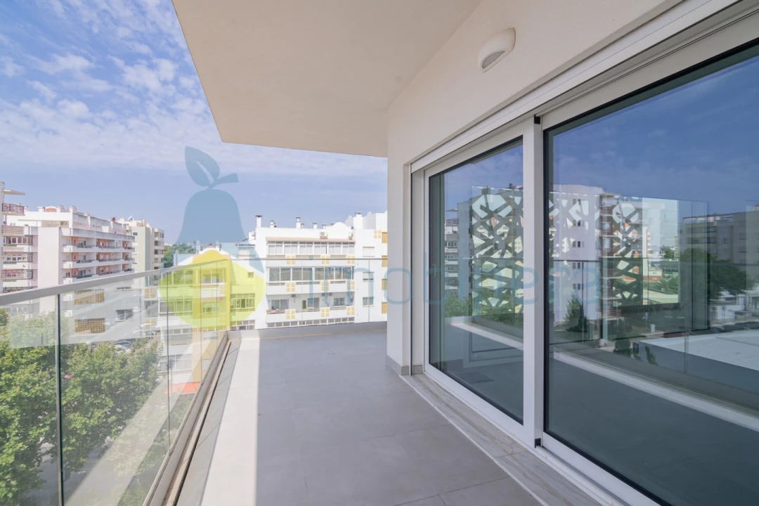 Apartamento T2 para Venda em Portimão Foto 36