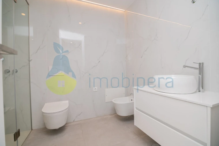 Apartamento T2 para Venda em Portimão Foto 28