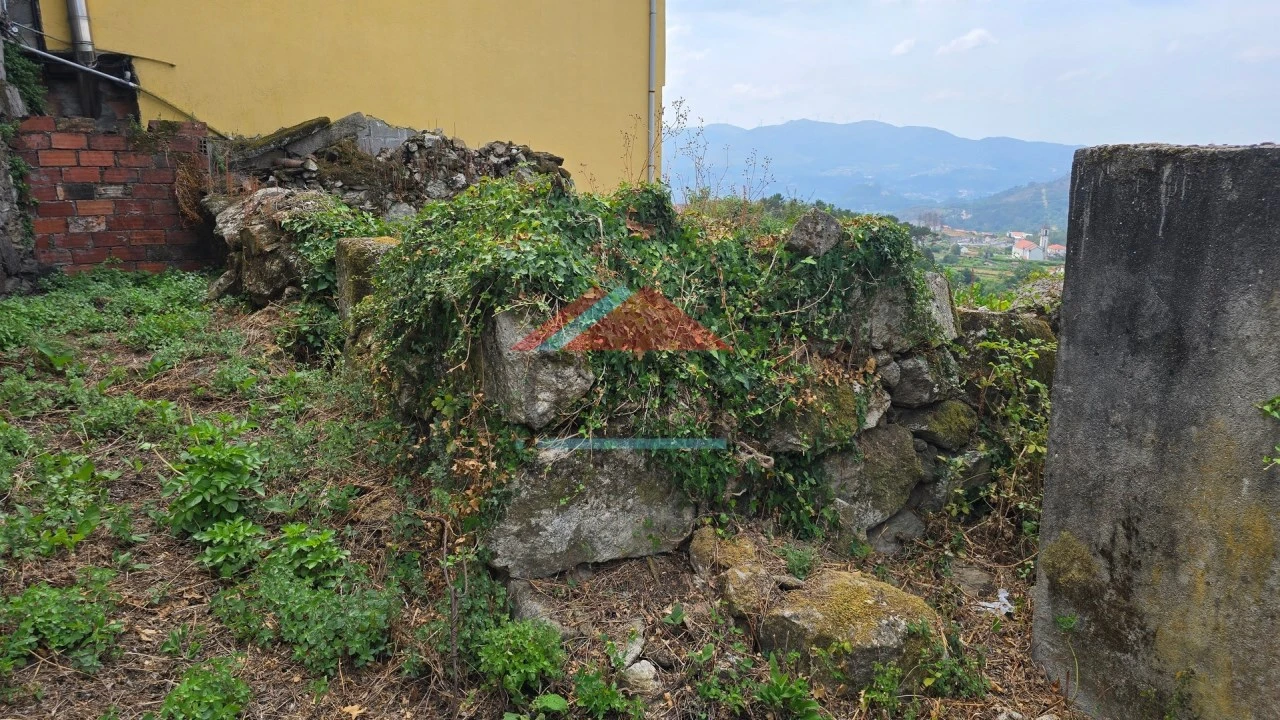 Terreno para Venda em Riba de Mouro Foto 8