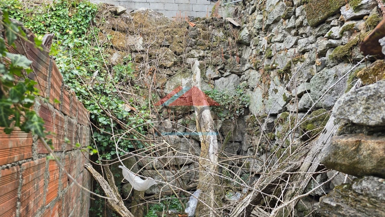 Terreno para Venda em Riba de Mouro Foto 11