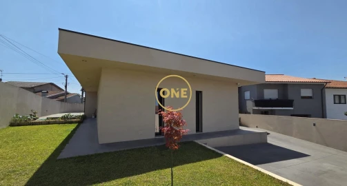 Moradia T3 para Venda em Bougado (São Martinho e Santiago)