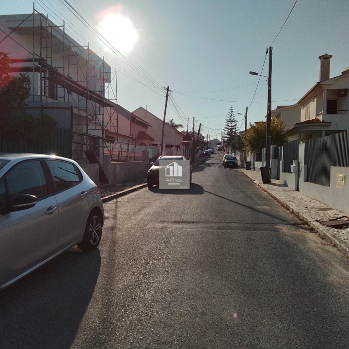 Terreno para Venda em Charneca de Caparica e Sobreda Foto 27
